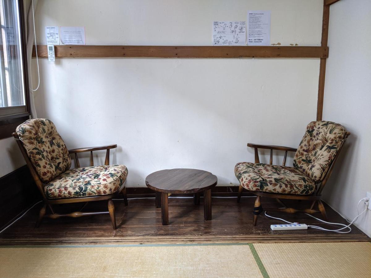 טקיאמה Guesthouse Tomaru מראה חיצוני תמונה