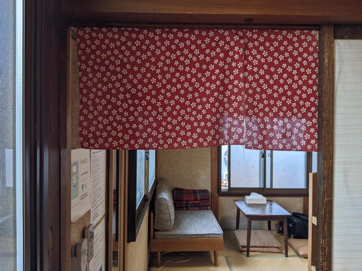 טקיאמה Guesthouse Tomaru מראה חיצוני תמונה