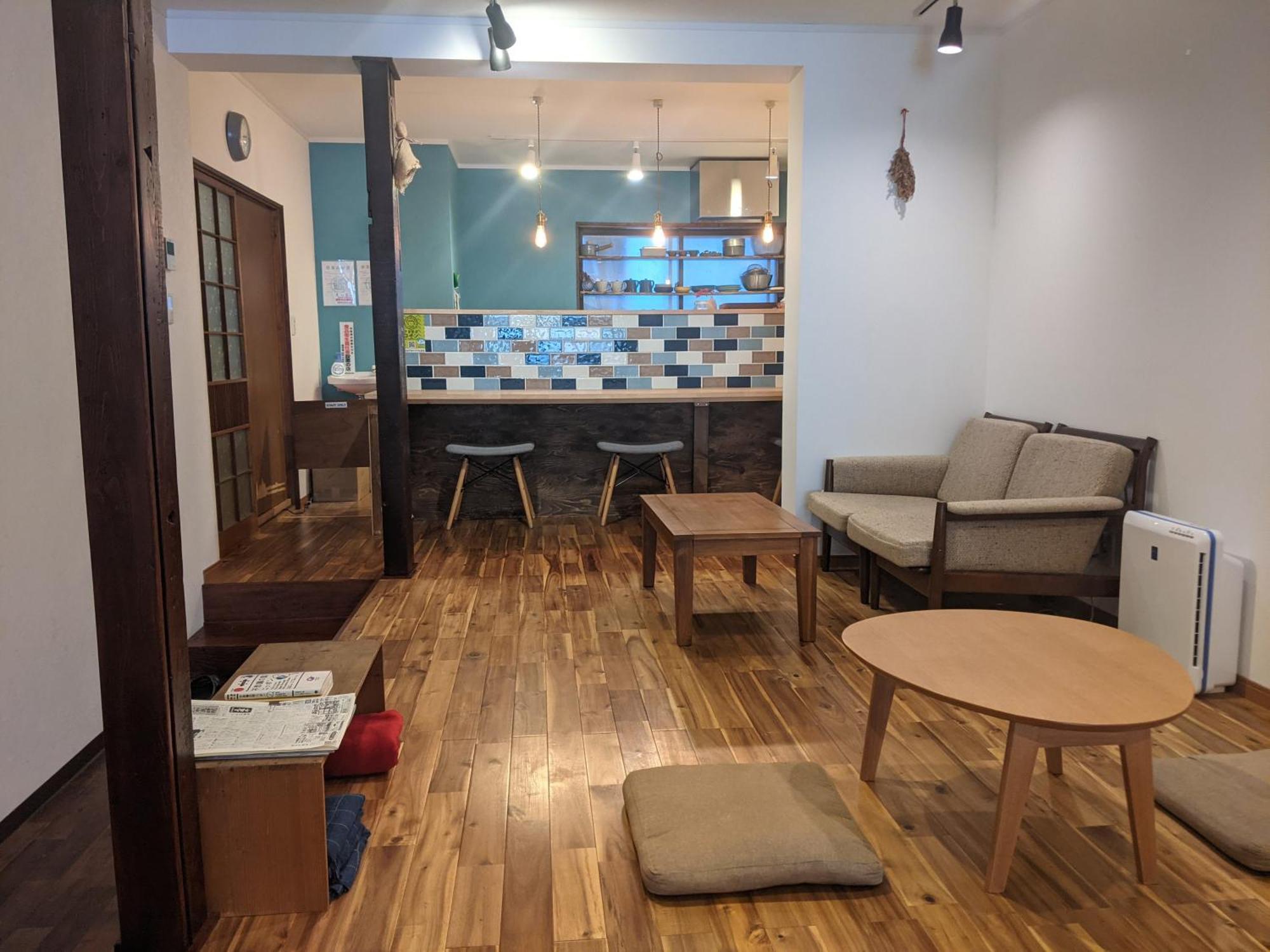 טקיאמה Guesthouse Tomaru מראה חיצוני תמונה